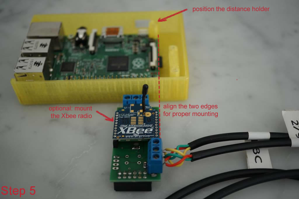 ALIGN THE 1-WIRE XBEE MOUDLE EDGE TO TO BASE STATION MODULE EDGE